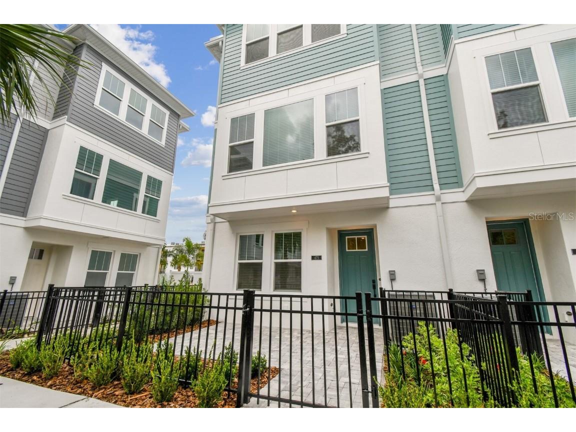 475 31st Way N Saint Petersburg FL 33713 TB8426295 image1