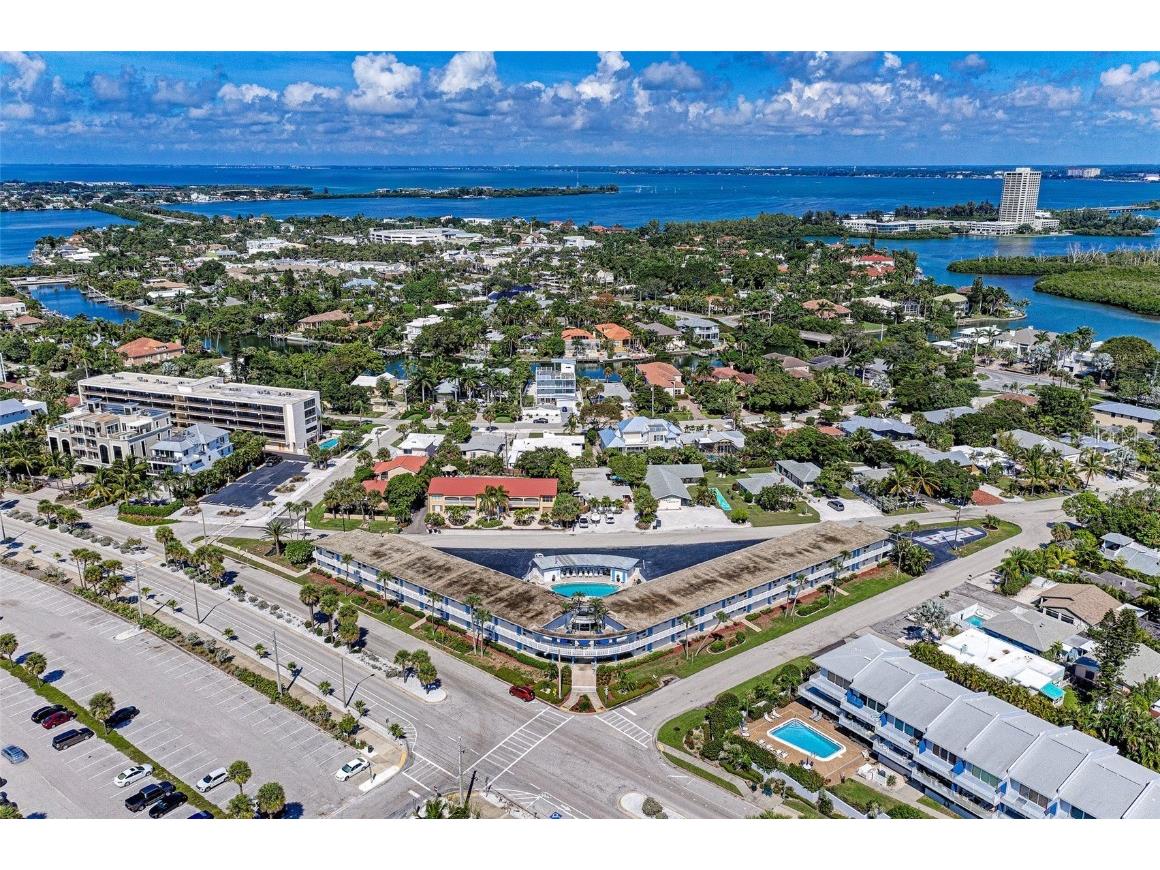 475 Benjamin Franklin Drive #108 Sarasota FL 34236 A4555829 image1