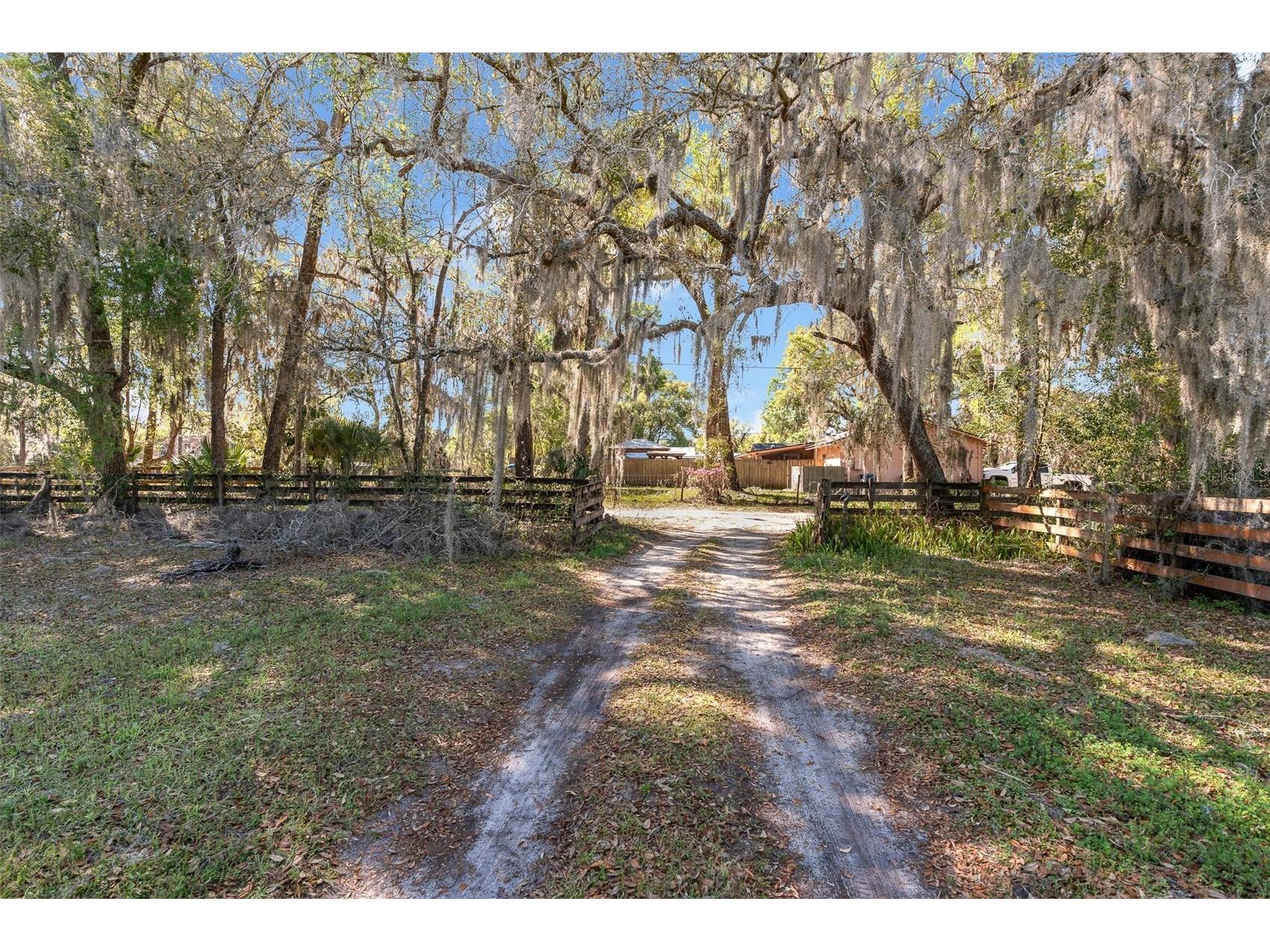 475 E New York Avenue Orange City FL 32763 V4948017 image4