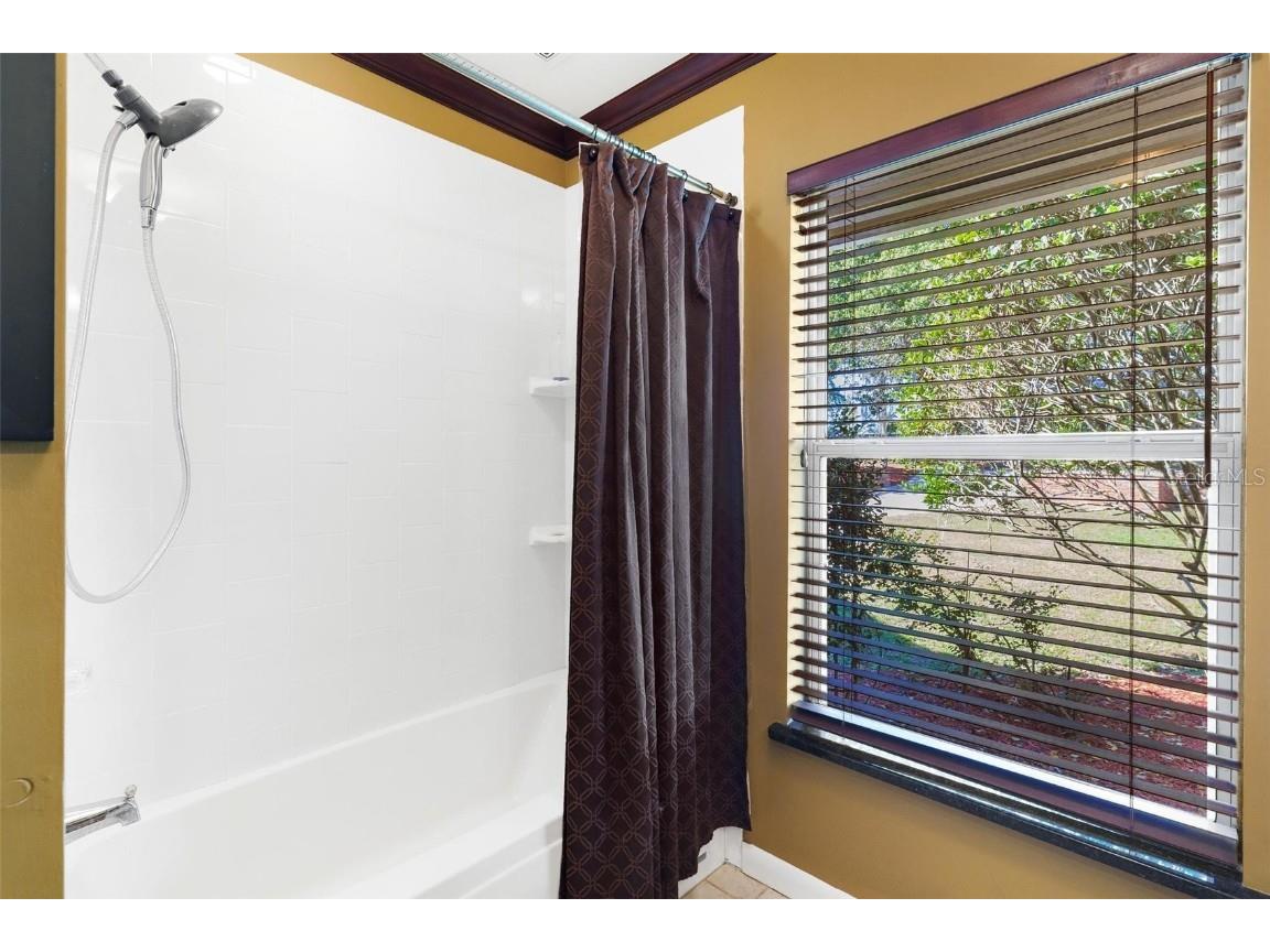 475 Guerrant Street Umatilla FL 32784 - ENOLA G5105634 image36