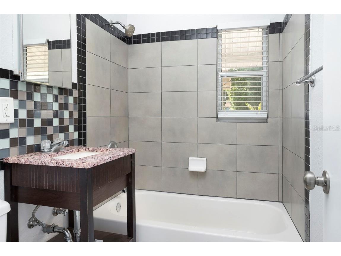 4750 68th Street N Saint Petersburg FL 33709 TB8452332 image18