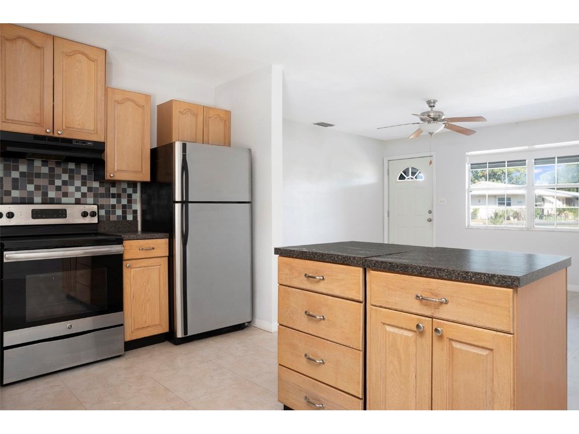 4750 68th Street N Saint Petersburg FL 33709 TB8452332 image8