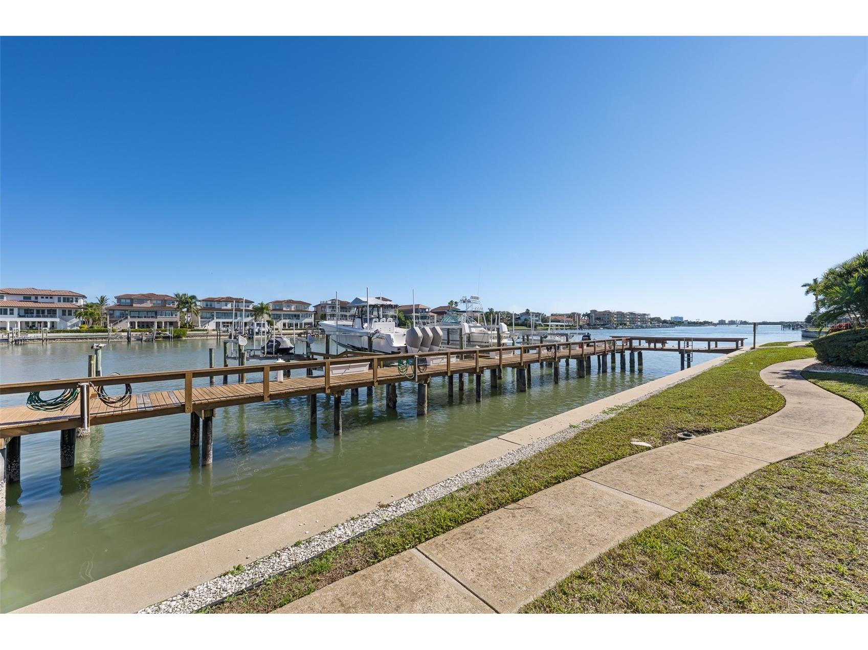 4750 Brittany Drive S #26 Saint Petersburg FL 33715 TB8471281 image40