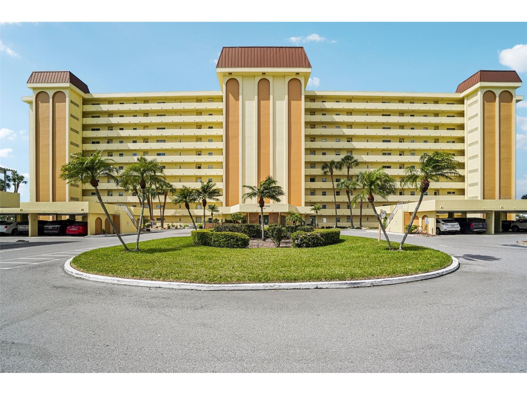 4750 Cove Circle #107 Saint Petersburg FL 33708 TB8491473 image1