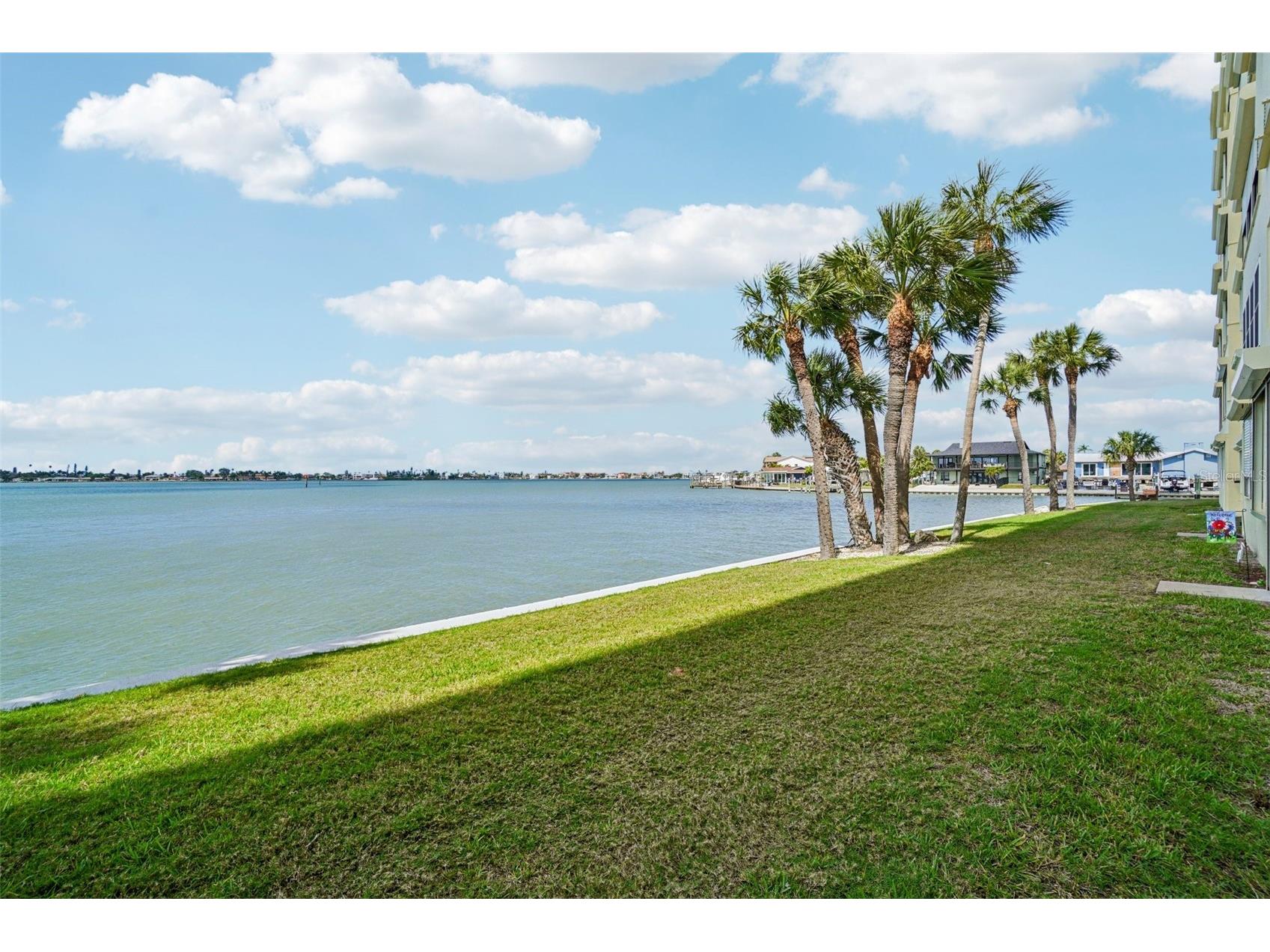 4750 Cove Circle #107 Saint Petersburg FL 33708 TB8491473 image24
