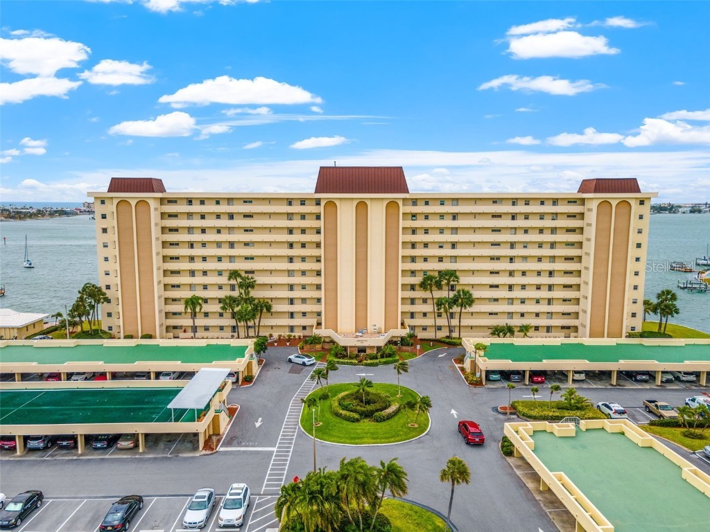 4750 Cove Circle #302 Saint Petersburg FL 33708 - BOCA CIEGA BAY U8219982 image1