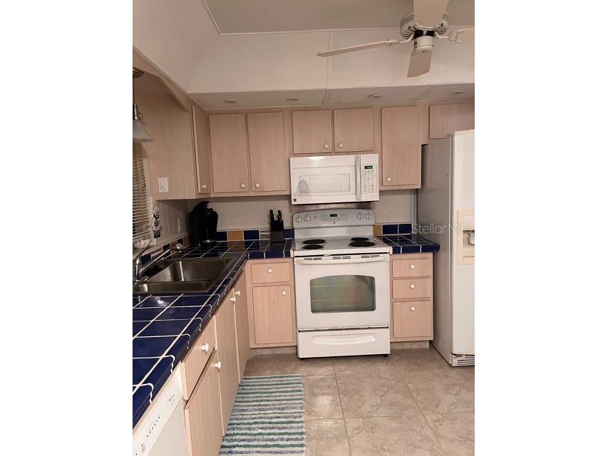4750 Cove Circle #303 Saint Petersburg FL 33708 - BOCA CIEGA BAY TB8432932 image4
