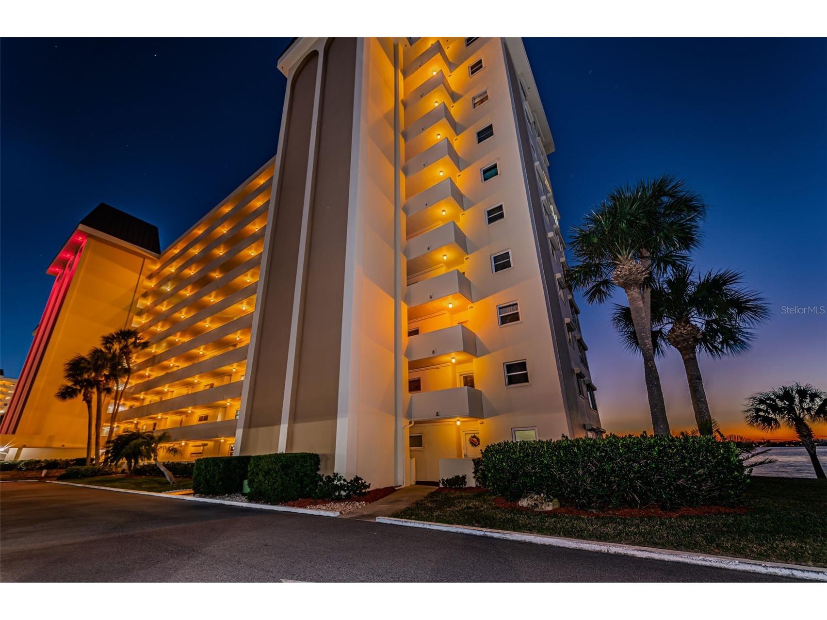 4750 Cove Circle #303 Saint Petersburg FL 33708 - BOCA CEIGA BAY TB8503442 image1