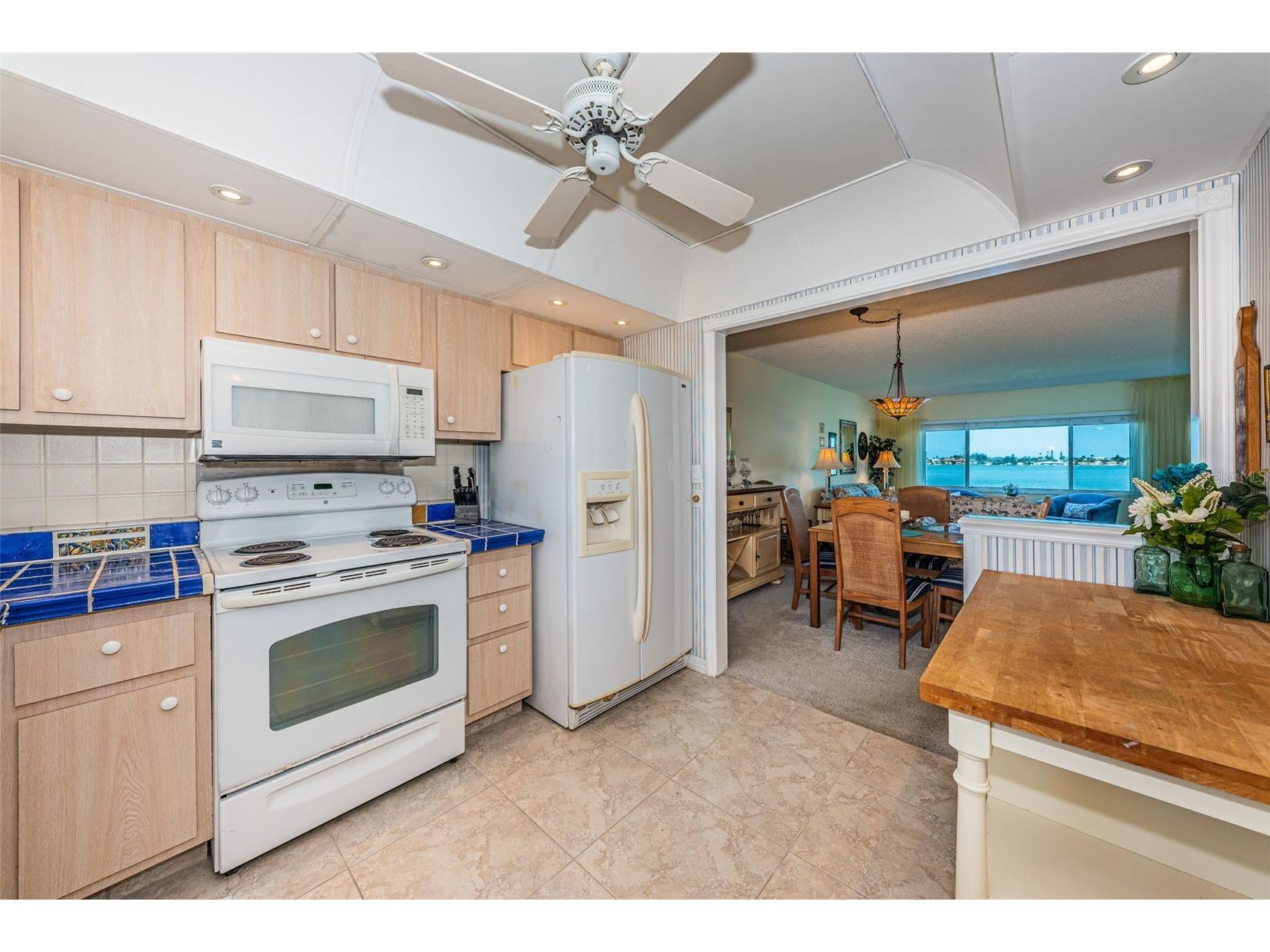 4750 Cove Circle #303 Saint Petersburg FL 33708 - BOCA CEIGA BAY TB8503442 image2