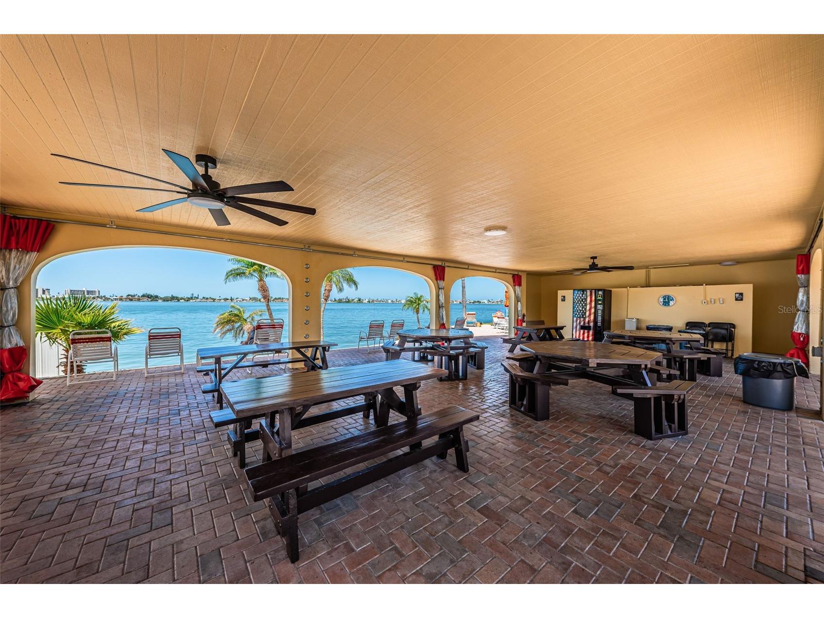 4750 Cove Circle #303 Saint Petersburg FL 33708 - BOCA CEIGA BAY TB8503442 image51