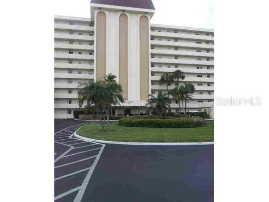 4750 Cove Circle #304 Saint Petersburg FL 33708 - BOCA CIEGA BAY TB8432461 image2