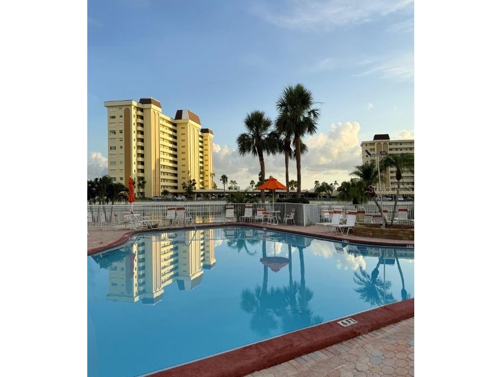 4750 Cove Circle #502 Saint Petersburg FL 33708 GC532039 image1