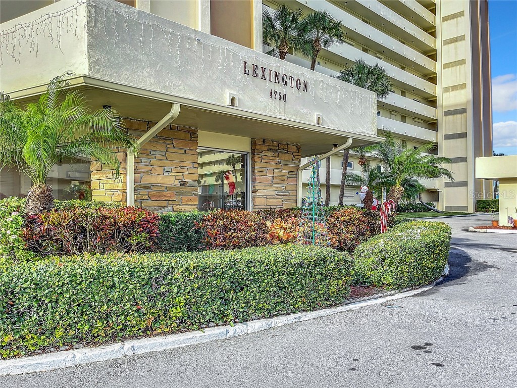 4750 Cove Circle #706 Saint Petersburg FL 33708 U8223112 image1