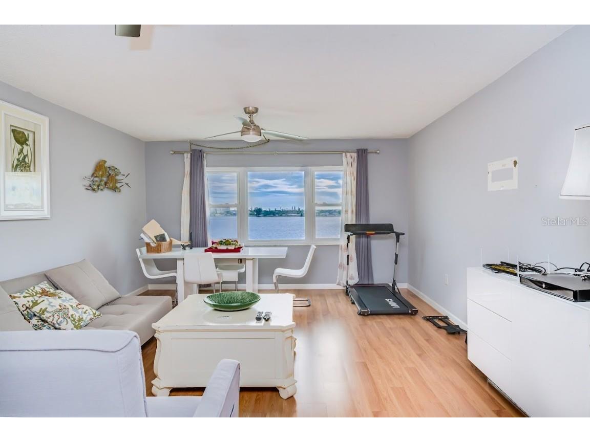 4750 Cove Circle #706 Saint Petersburg FL 33708 TB8358962 image3