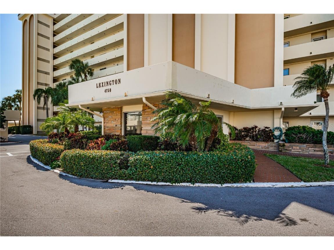 4750 Cove Circle 906, Saint Petersburg, FL, 33708 MLS U8151392