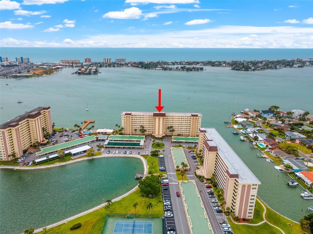4750 Cove Circle #908 Saint Petersburg FL 33708 U8217960 image1