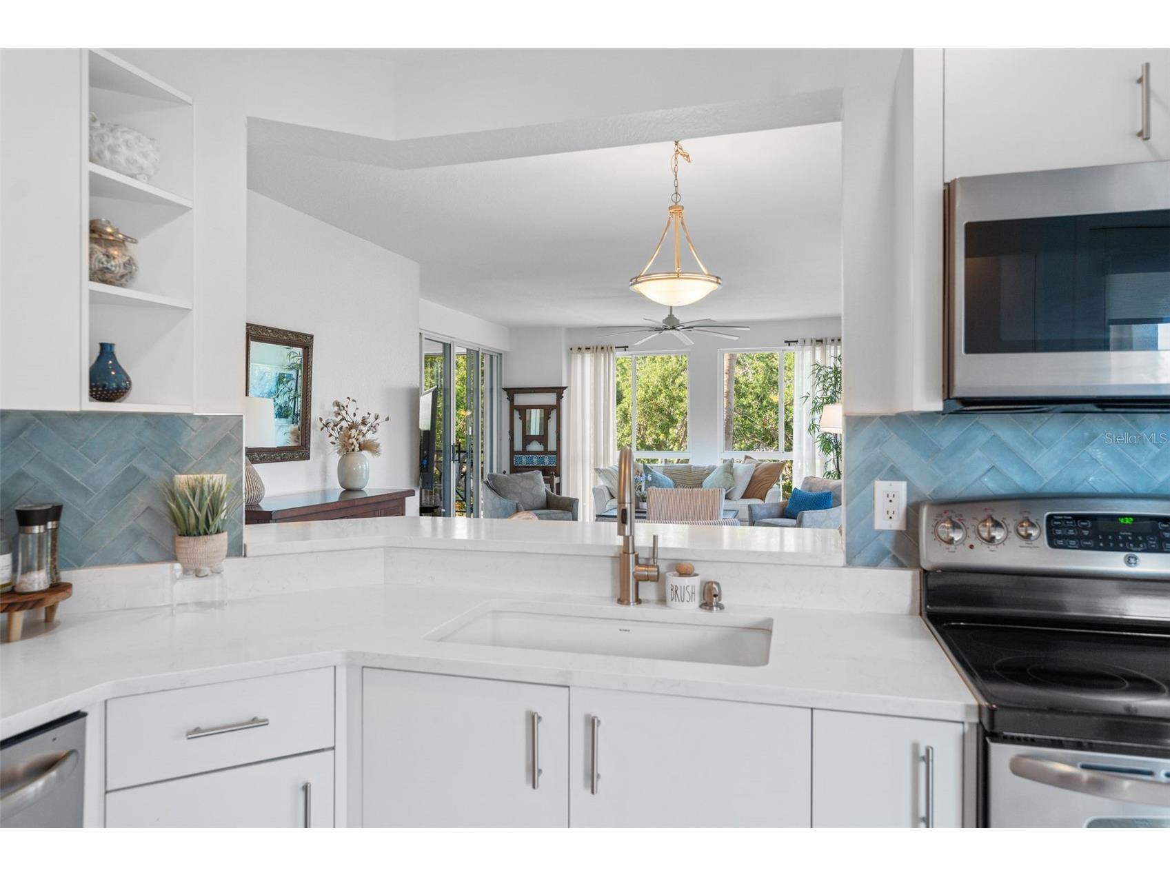 4750 Dolphin Cay Lane S #209 Saint Petersburg FL 33711 TB8436412 image16