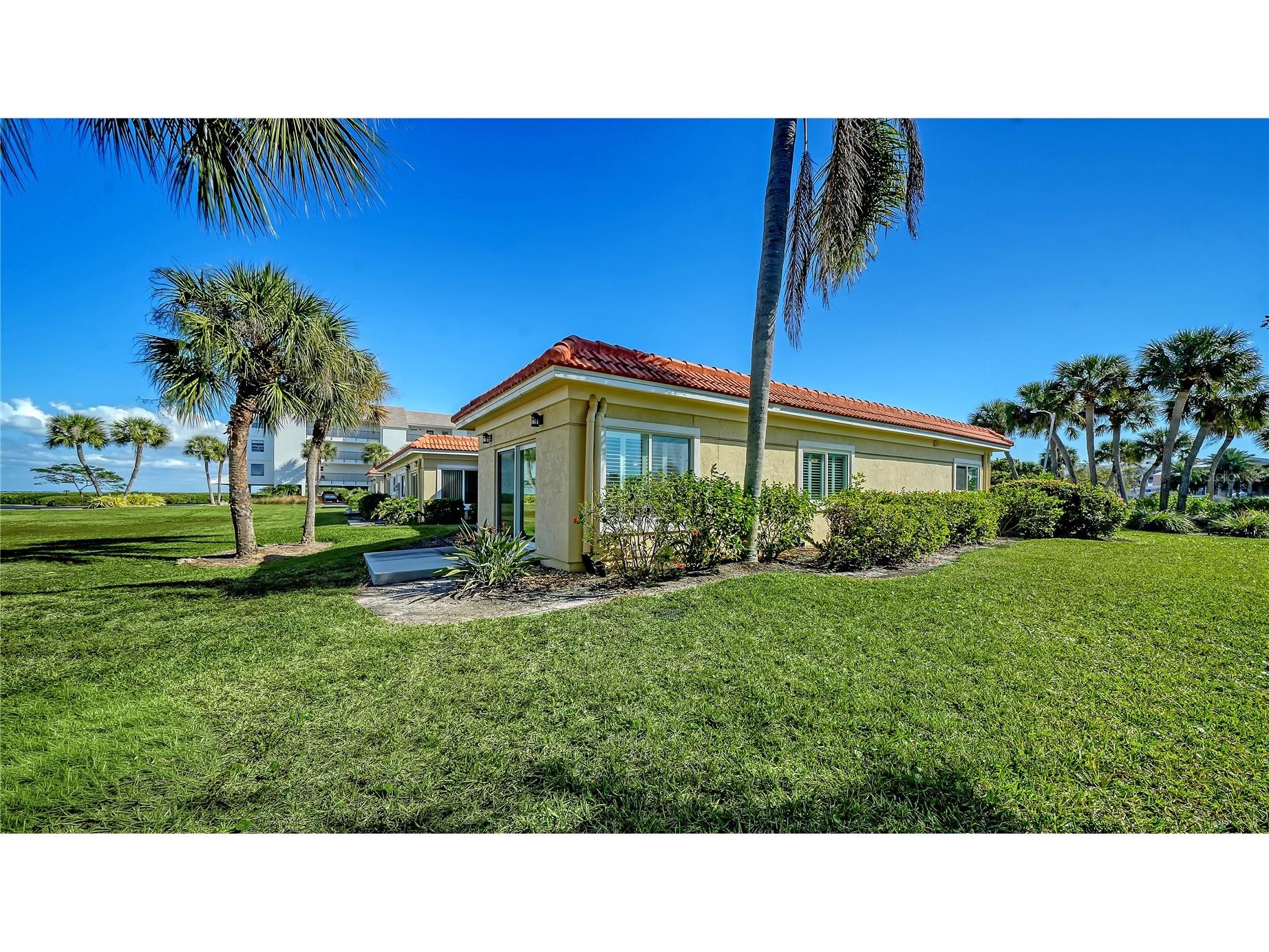 4750 Gulf Of Mexico Drive #VILLA 8 Longboat Key FL 34228 - SARASOTA BAY ICW A4679944 image1