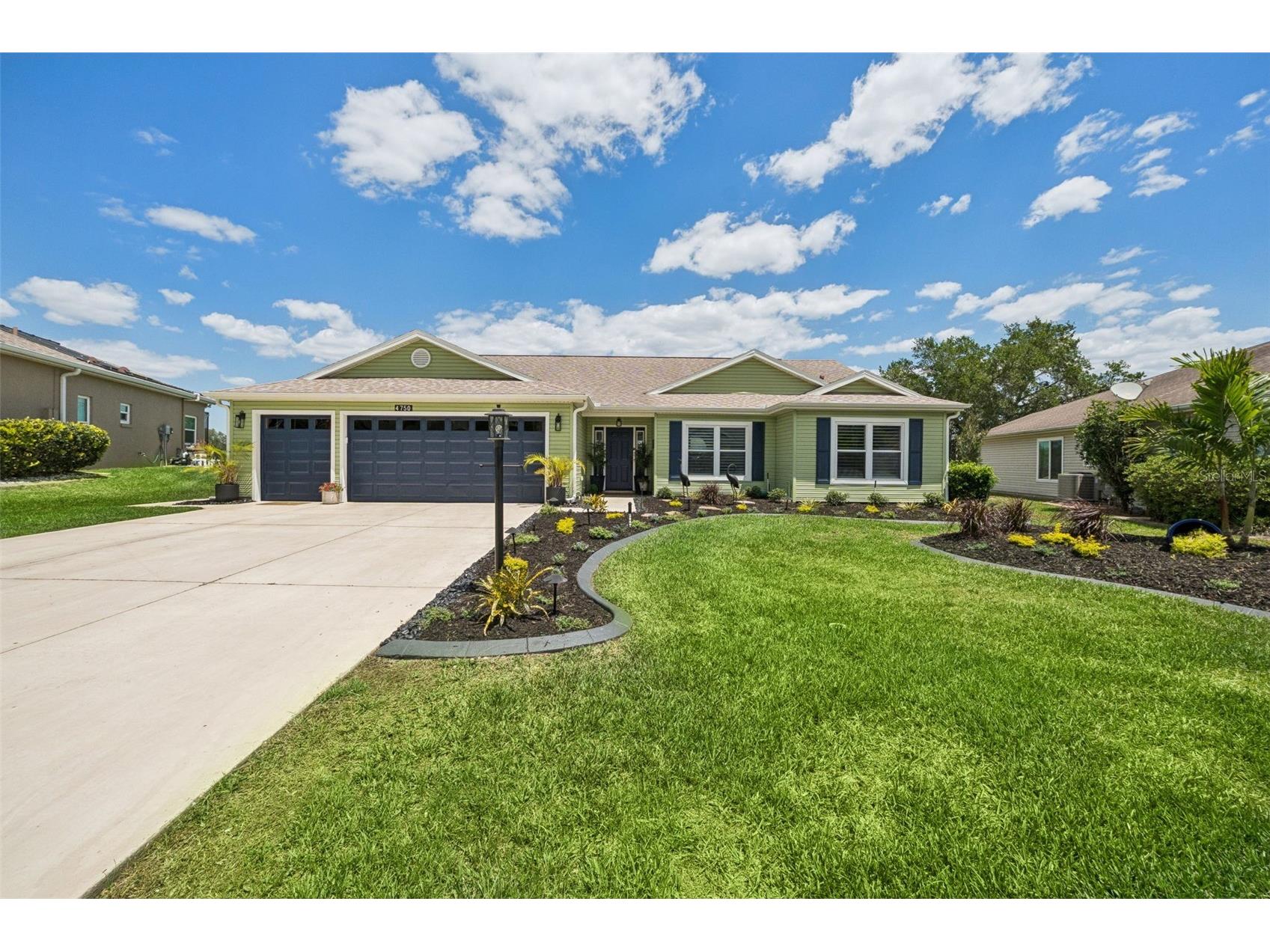 4750 Sawgrass Lake Cir Leesburg FL 34748 - SAWGRASS LAKE G5112522 image1