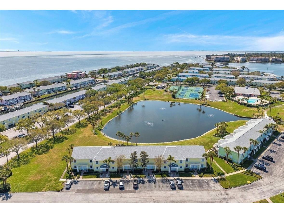 4750 Snook Drive SE Saint Petersburg FL 33705 TB8475398 image1