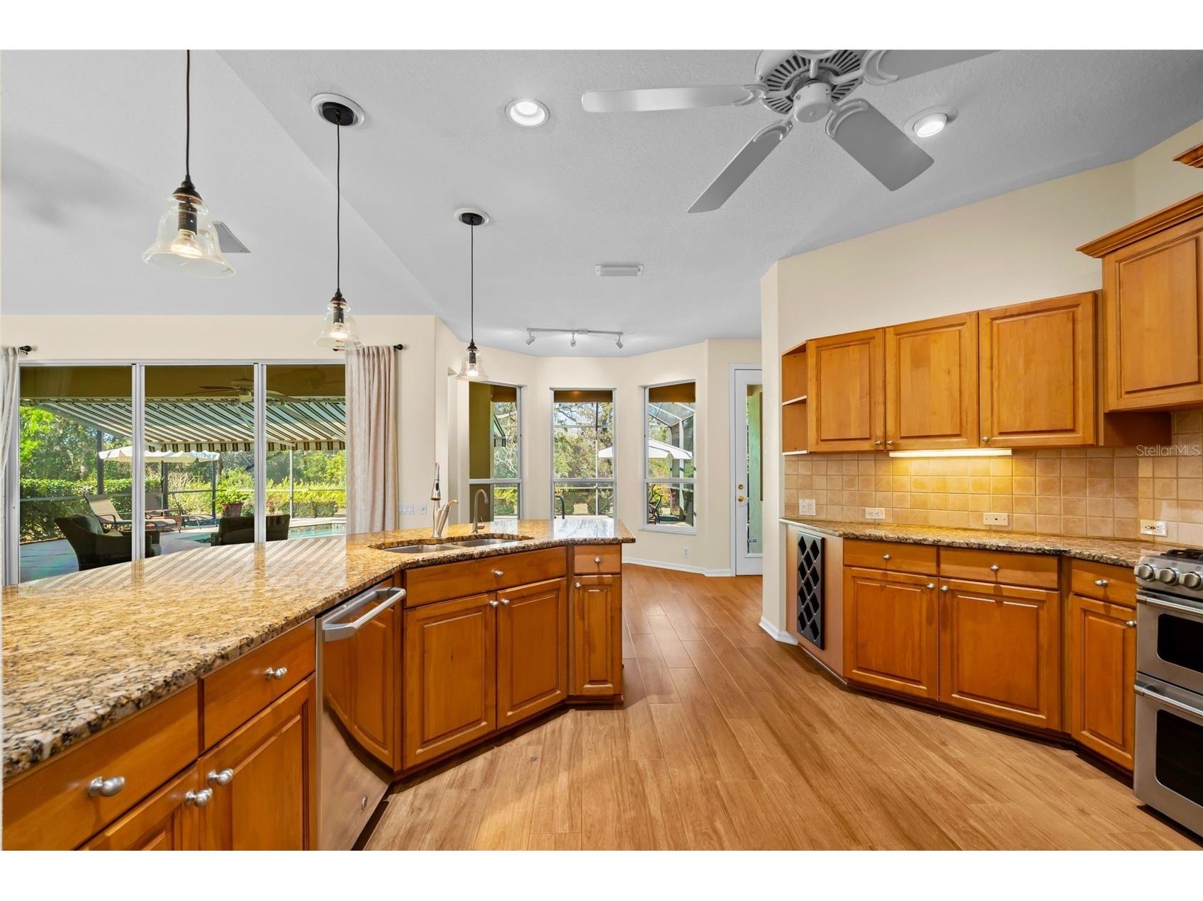 4751 Carrington Circle Sarasota FL 34243 A4683772 image14