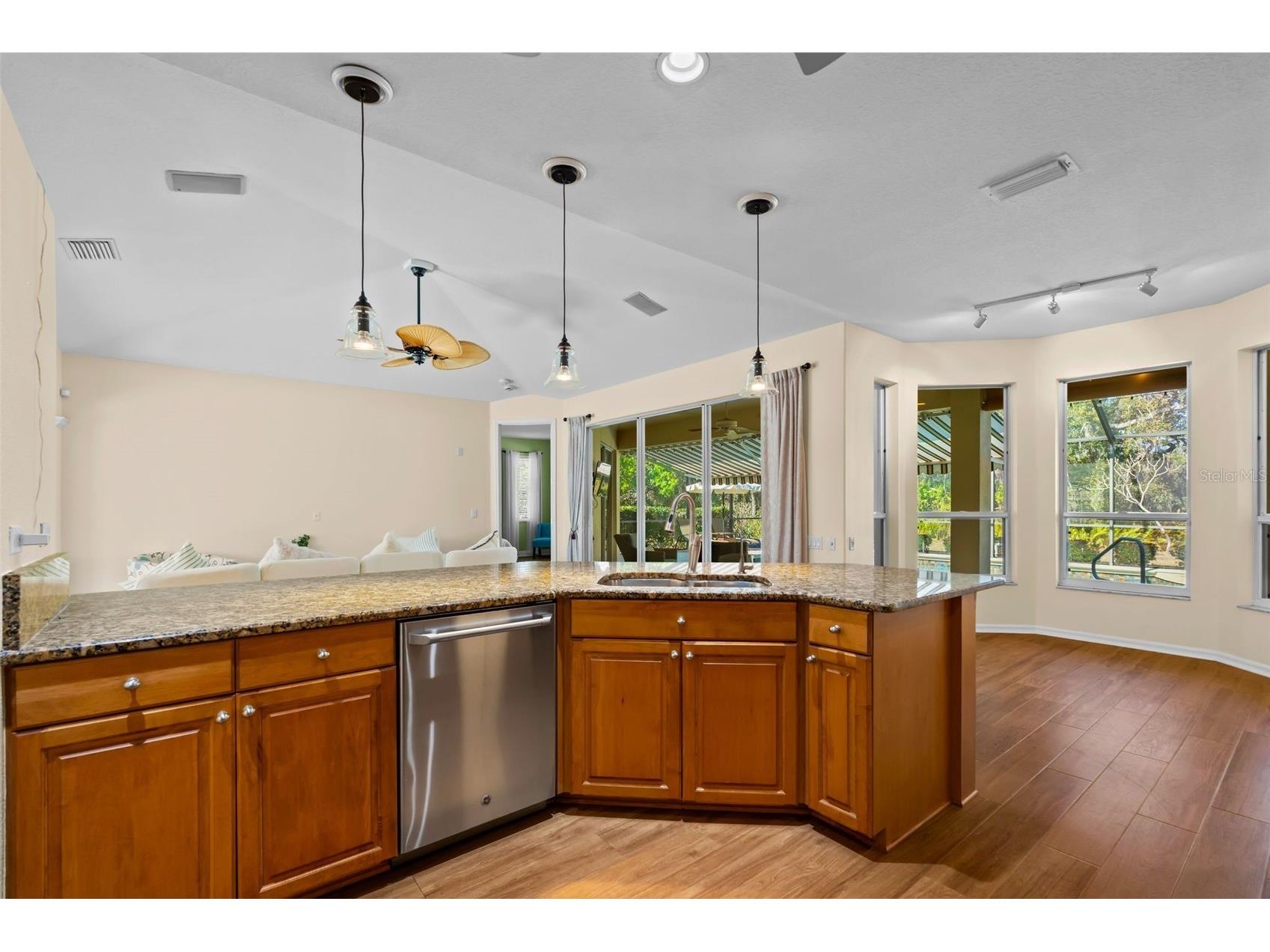 4751 Carrington Circle Sarasota FL 34243 A4683772 image15
