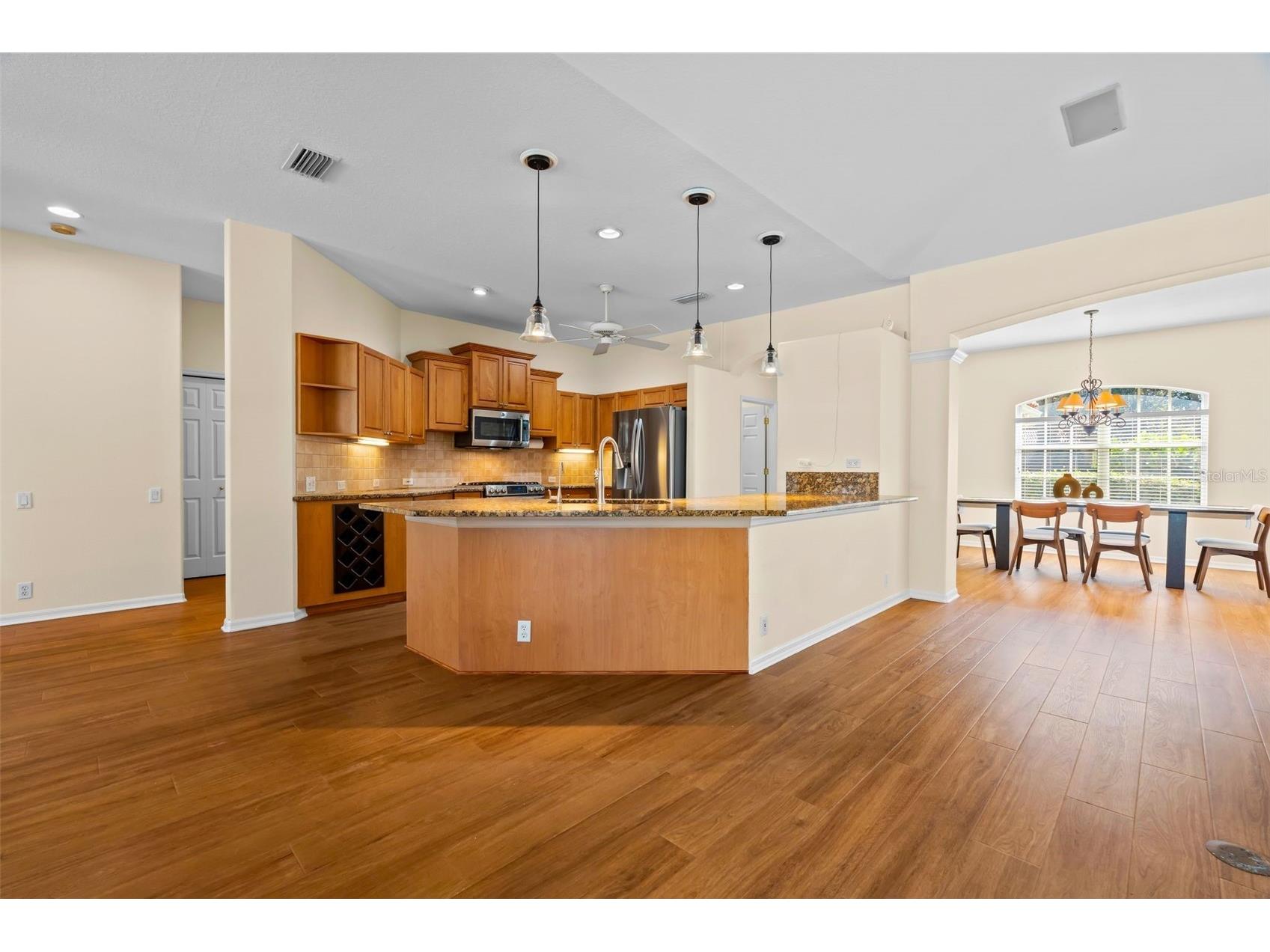4751 Carrington Circle Sarasota FL 34243 A4683772 image17