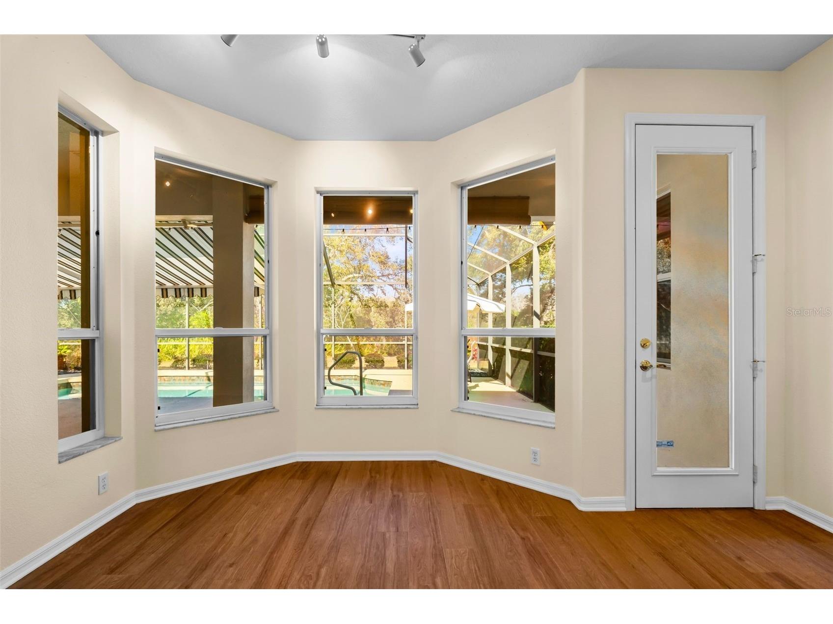 4751 Carrington Circle Sarasota FL 34243 A4683772 image18