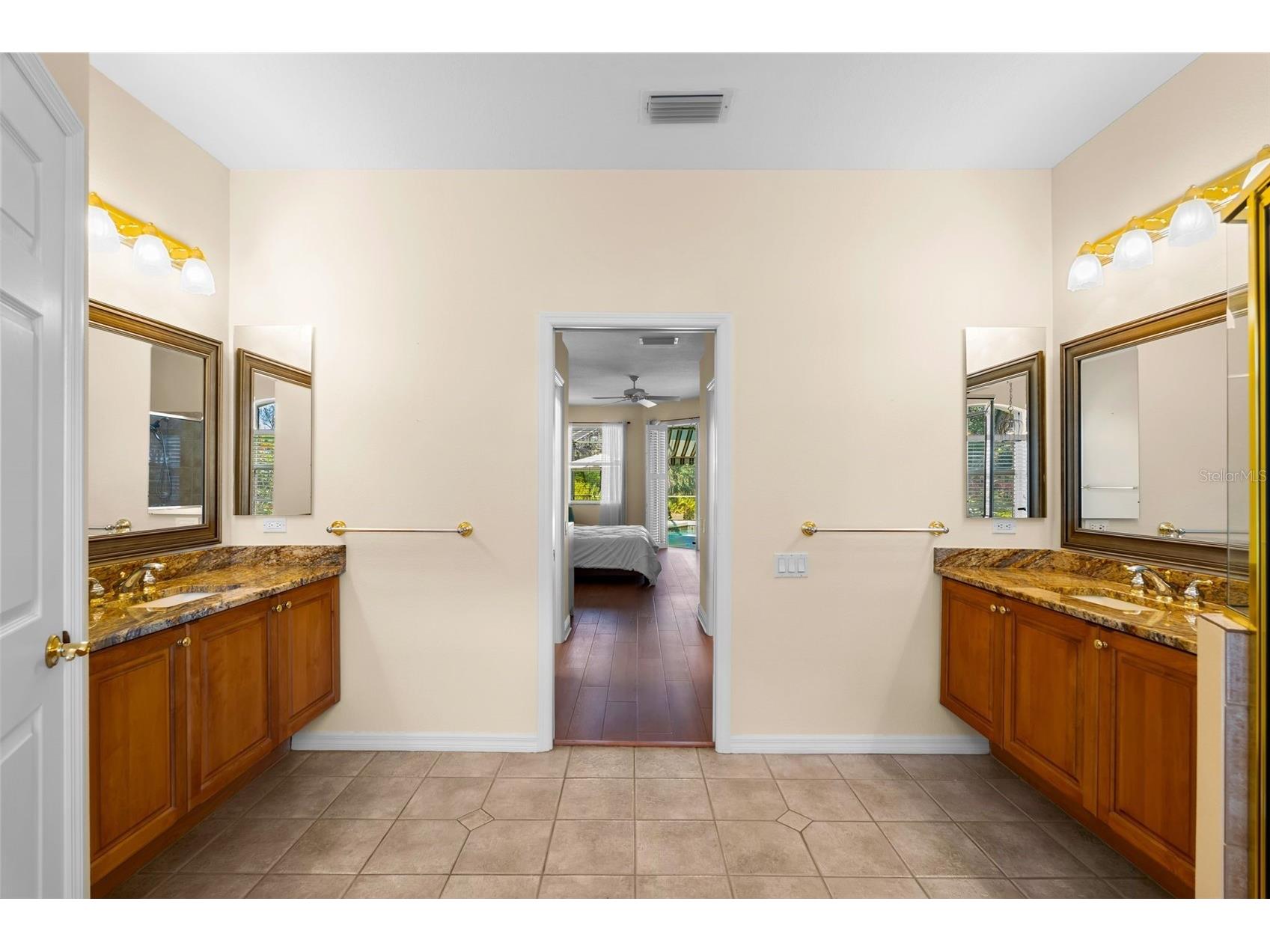 4751 Carrington Circle Sarasota FL 34243 A4683772 image30