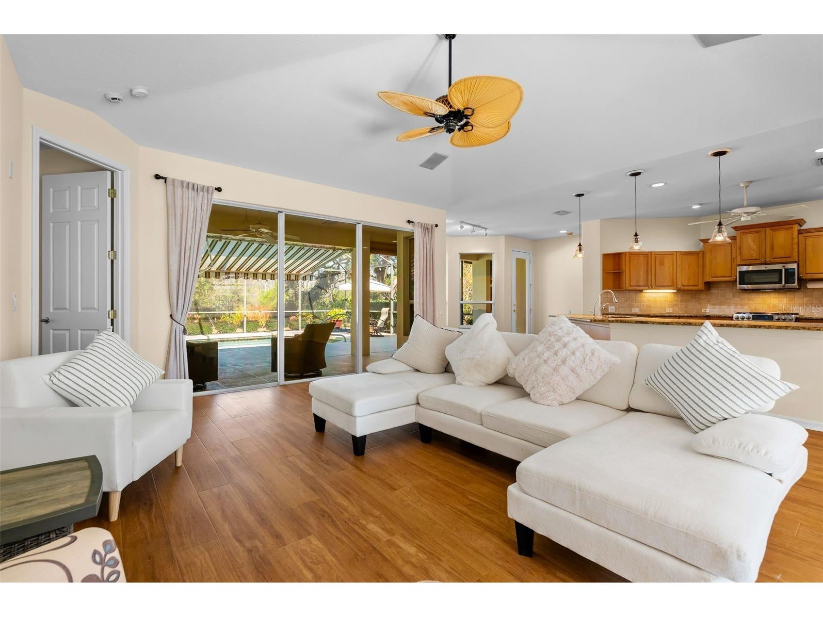 4751 Carrington Circle Sarasota FL 34243 A4683772 image8