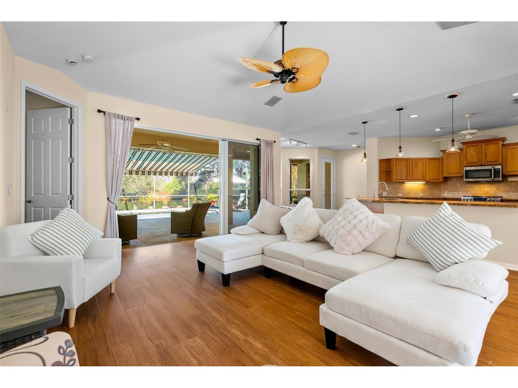 4751 Carrington Circle Sarasota FL 34243 A4683772 image9