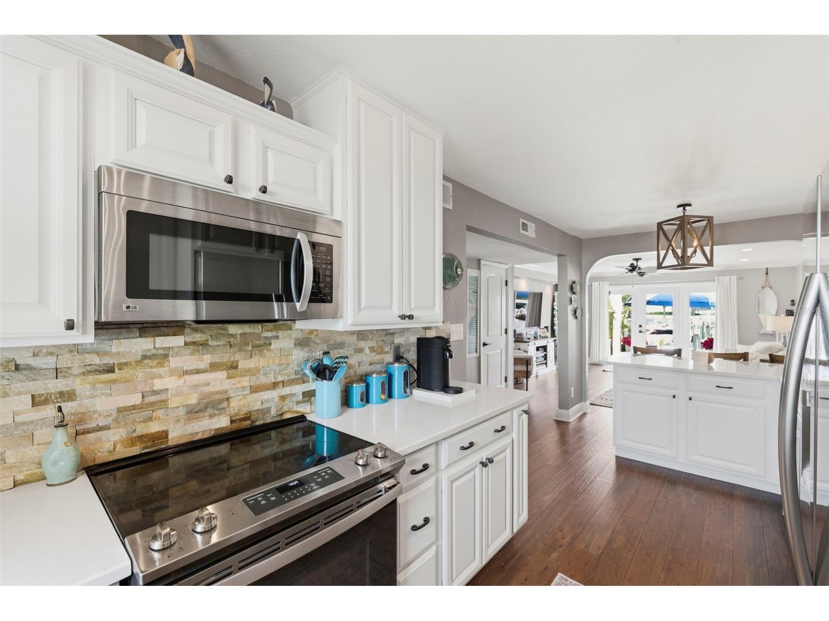 4751 Coquina Key Drive SE Saint Petersburg FL 33705 - TAMPA BAY TB8492859 image7
