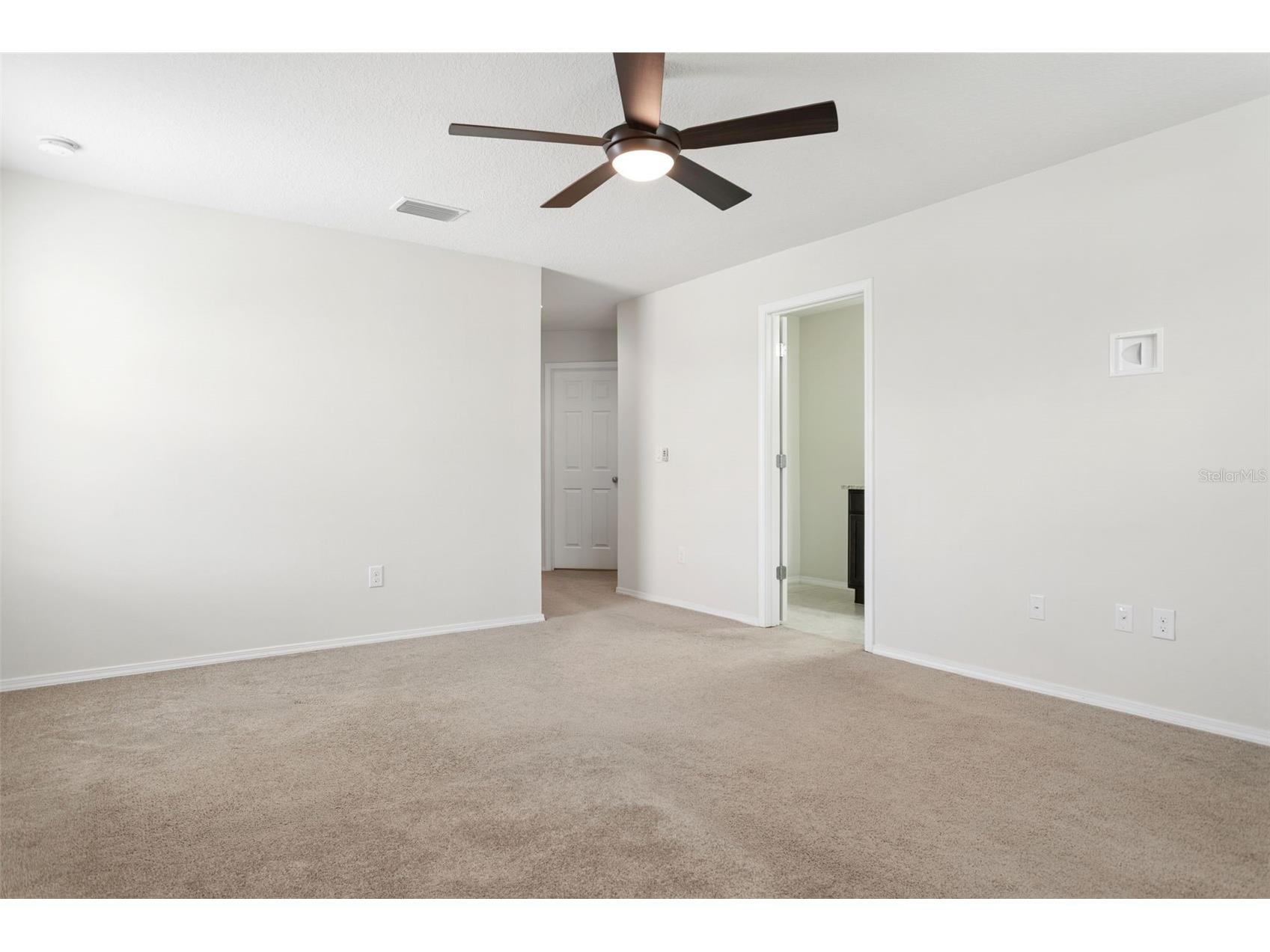 4751 White Sanderling Court Tampa FL 33619 TB8515810 image18