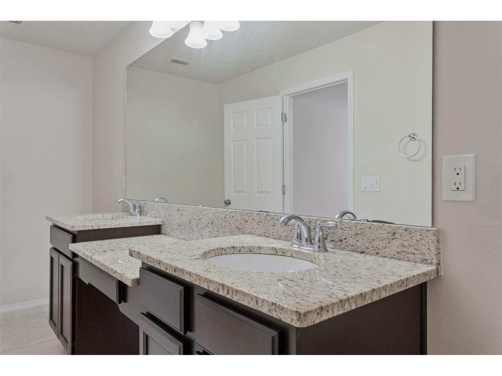 4751 White Sanderling Court Tampa FL 33619 TB8515810 image19