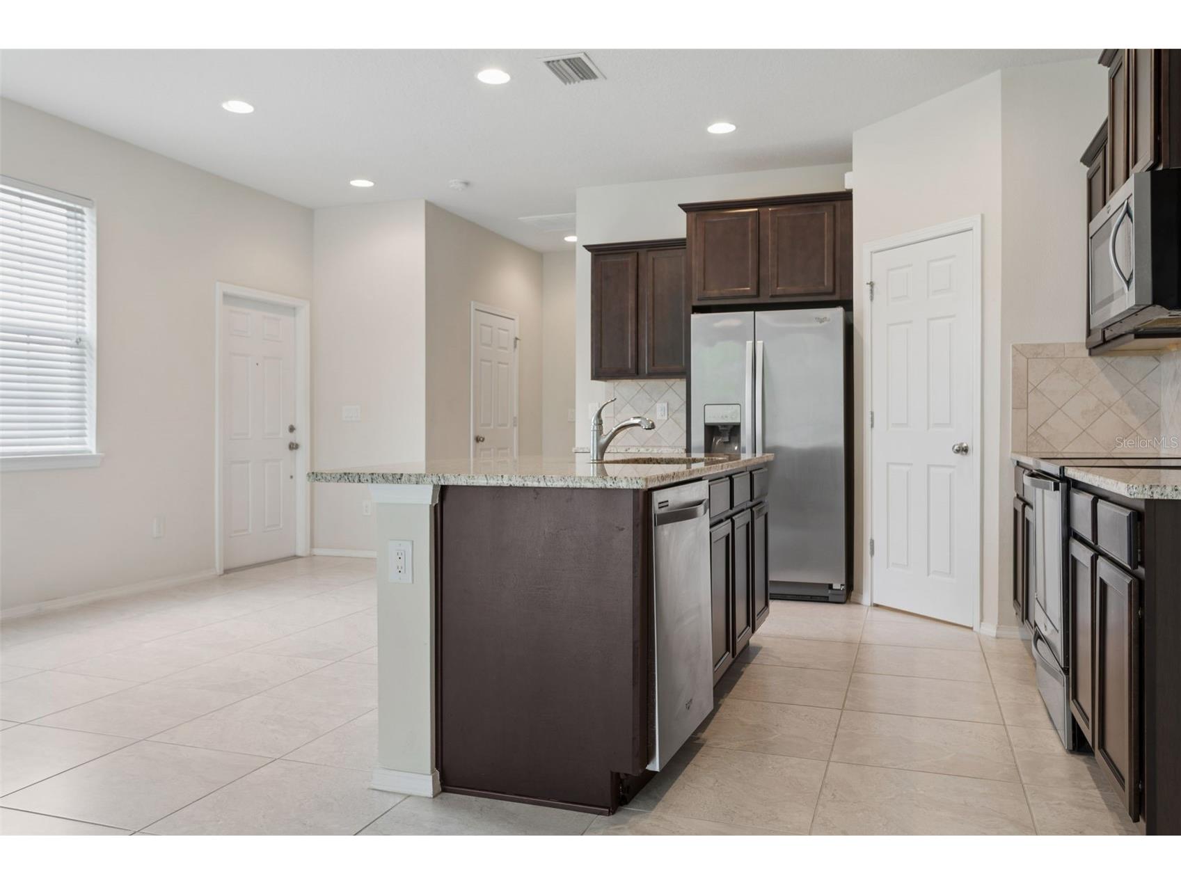 4751 White Sanderling Court Tampa FL 33619 TB8515810 image8