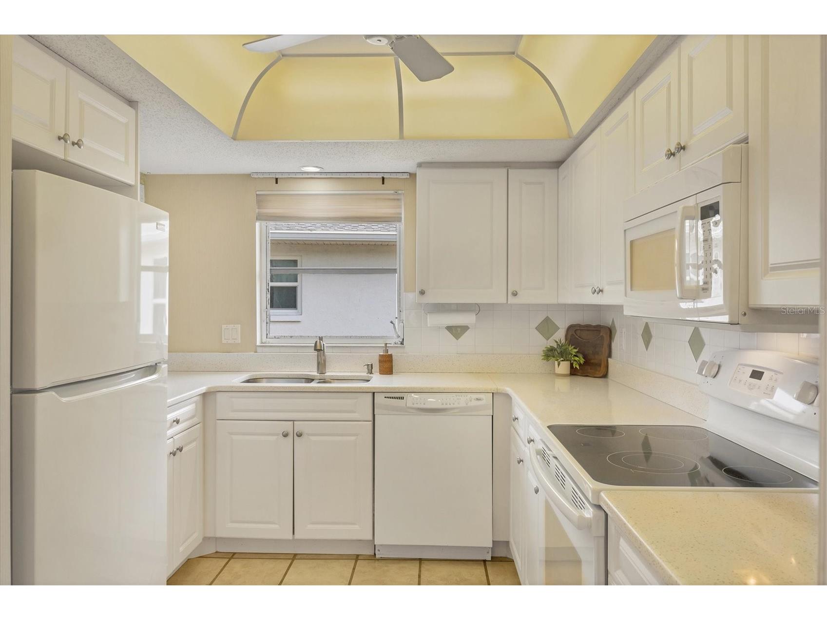 4755 Ringwood Meadow Sarasota FL 34235 A4669818 image18