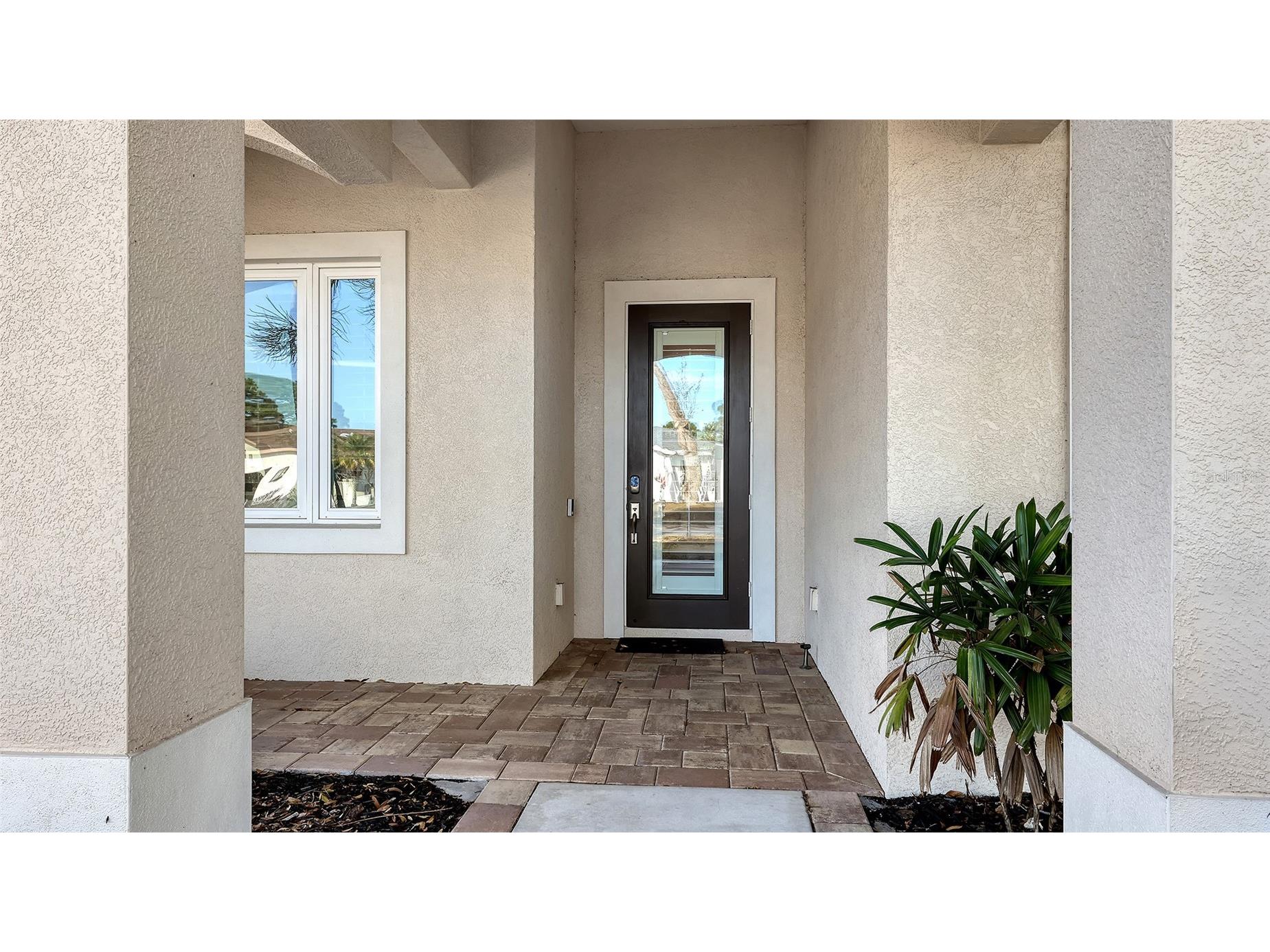 4756 Ringwood Meadow Sarasota FL 34235 A4681012 image2