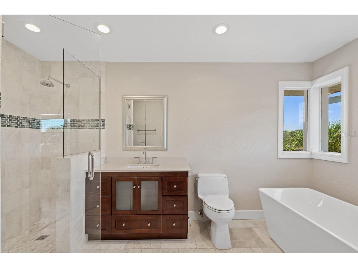 4757 Higel Avenue Sarasota FL 34242 A4669548 image38