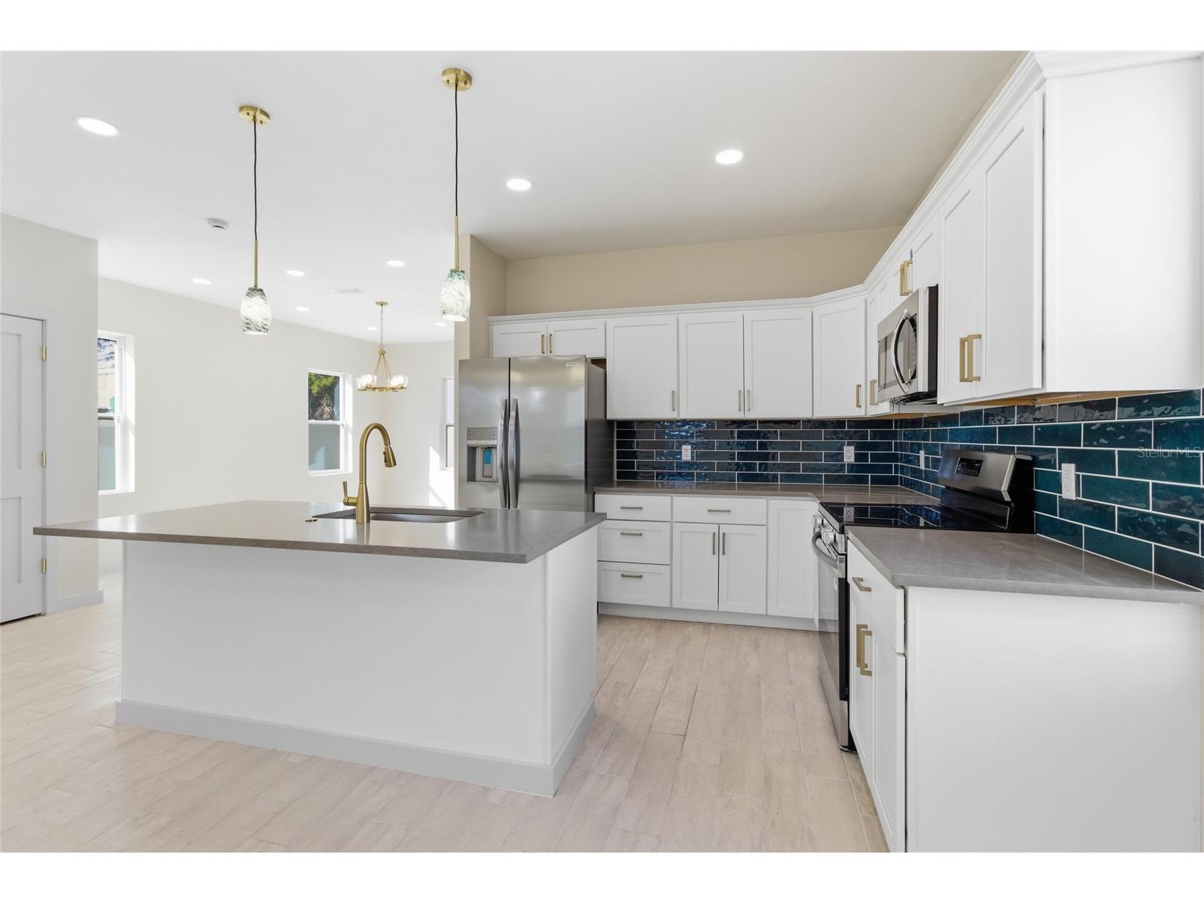 4759 11th Avenue S Saint Petersburg FL 33711 A4654971 image7