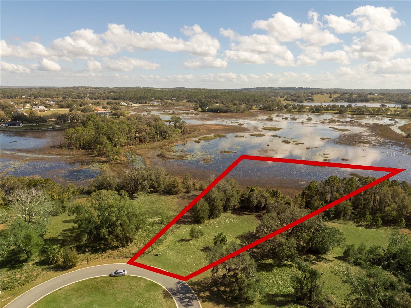 476 Long And Winding Rd Howey In The Hills FL 34737 G5110825 image1