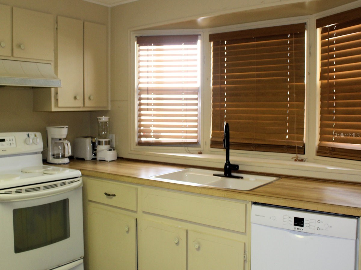 476 Needle Palm Street Largo FL 33778 TB8528422 image2
