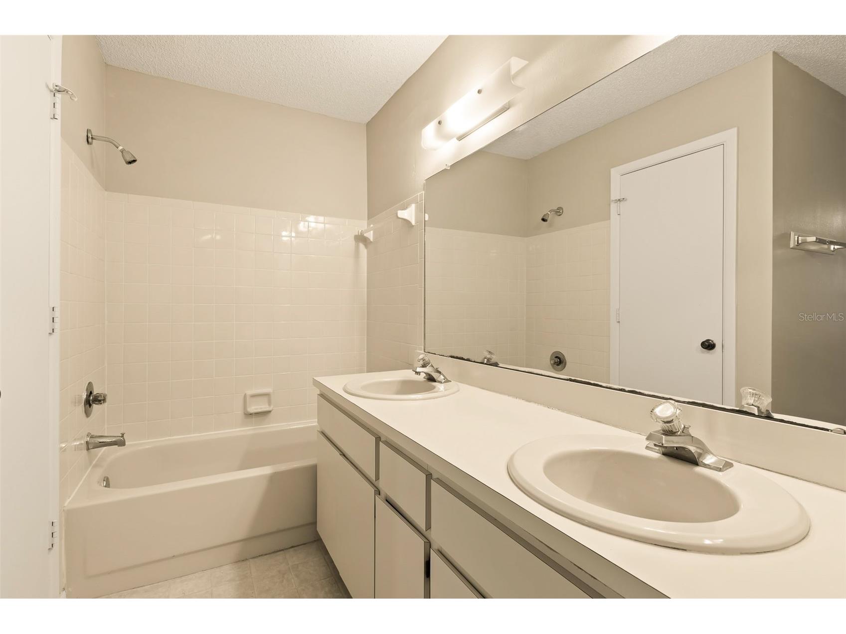 476 Santa Cruz Place NE #B Saint Petersburg FL 33703 TB8481168 image17