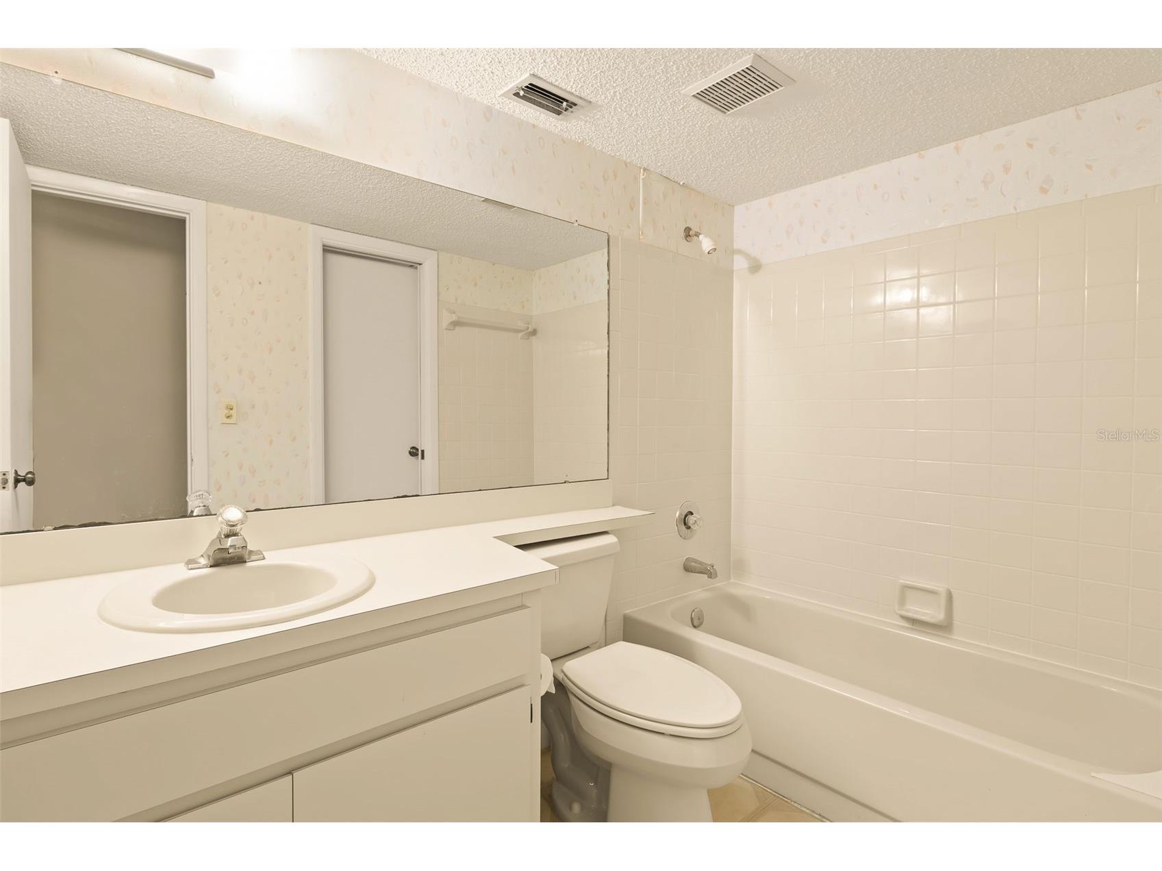 476 Santa Cruz Place NE #B Saint Petersburg FL 33703 TB8481168 image22