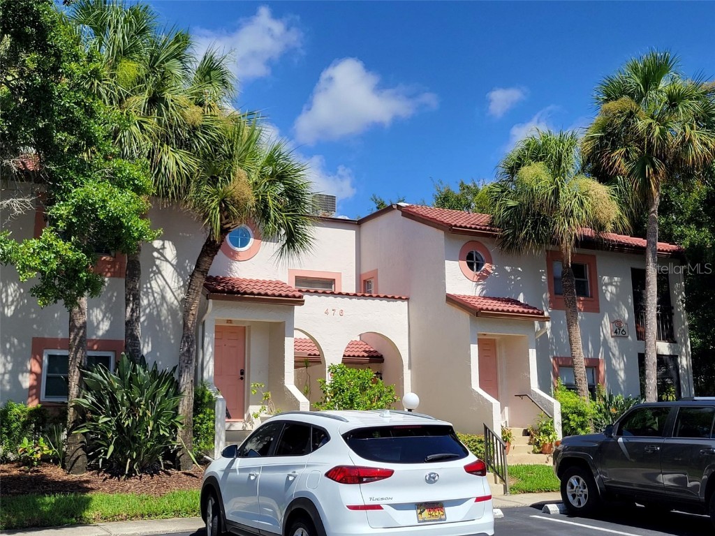 476 Santa Cruz Place NE #C Saint Petersburg FL 33703 U8248803 image1