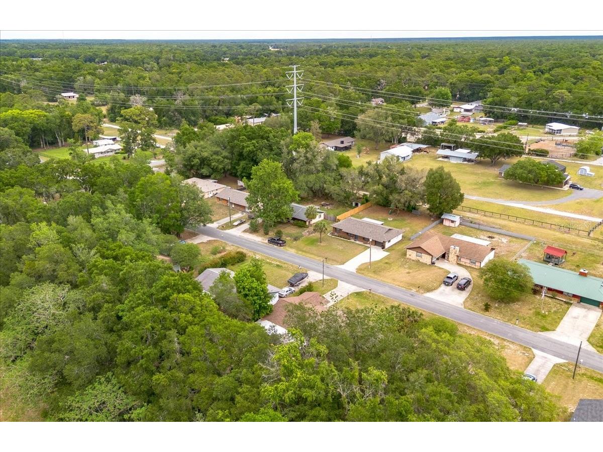 4760 NE 28th Terrace Ocala FL 34479 OM723589 image36