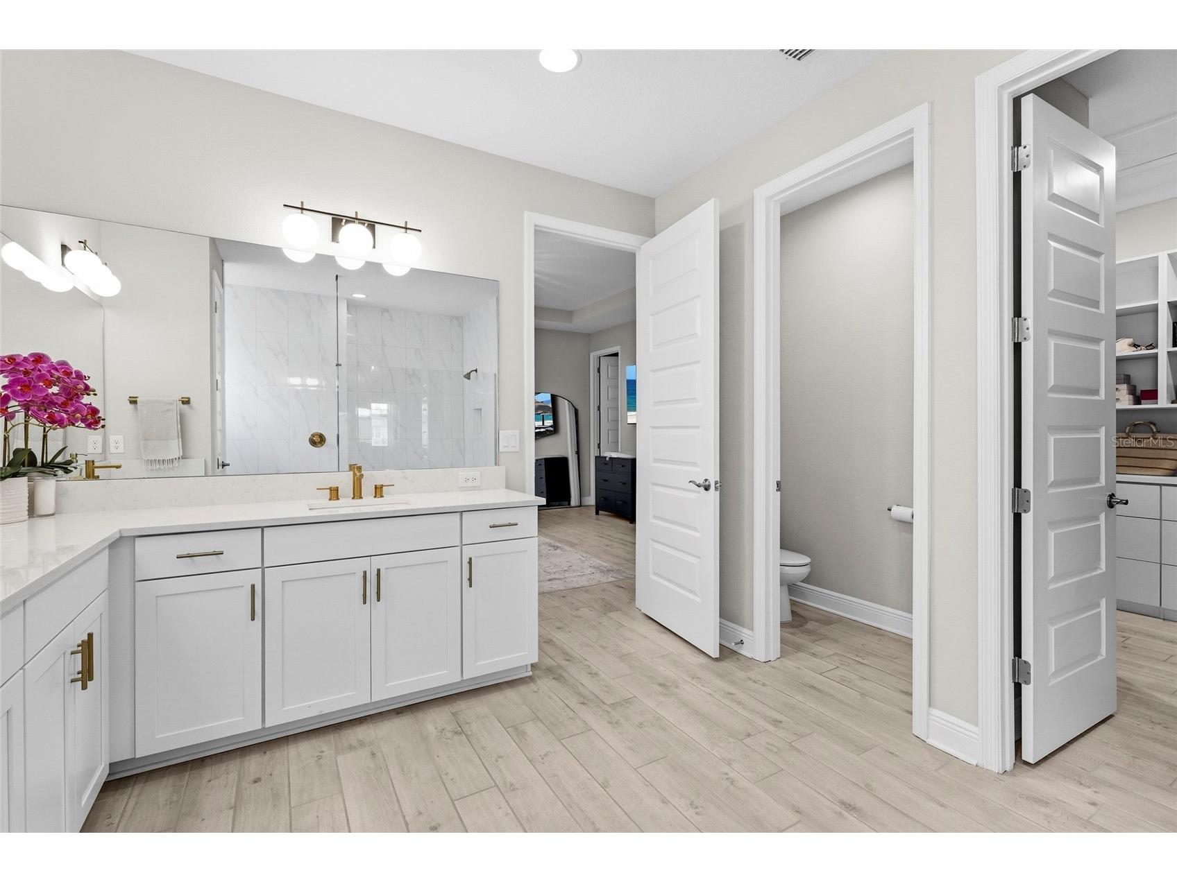 4762 Antrim Drive Sarasota FL 34240 A4687558 image12