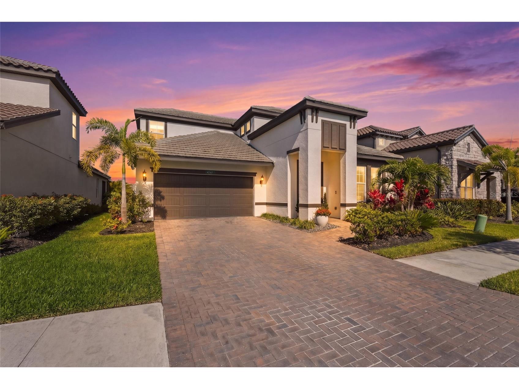 4762 Antrim Drive Sarasota FL 34240 A4687558 image2