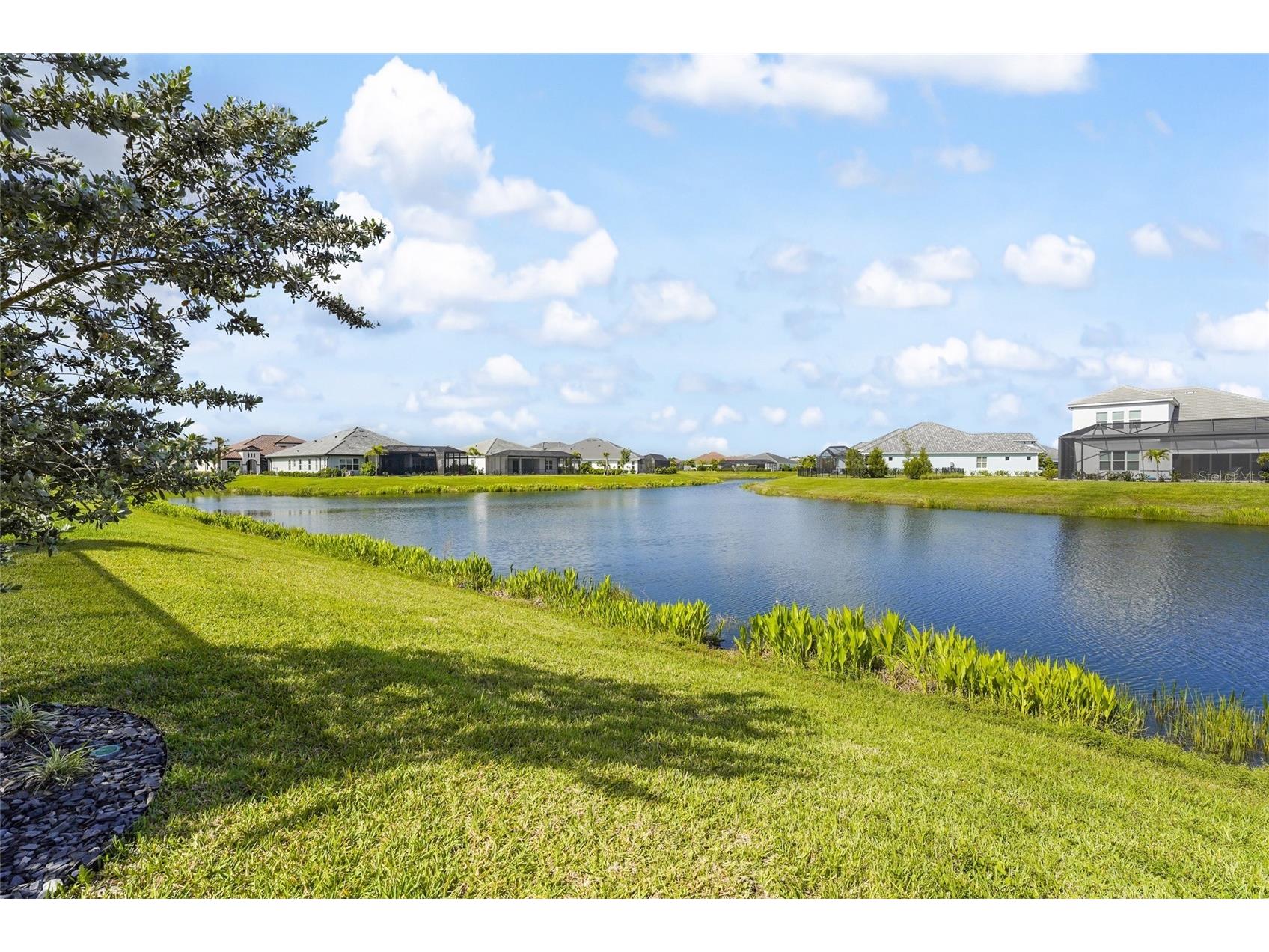 4762 Antrim Drive Sarasota FL 34240 A4687558 image3