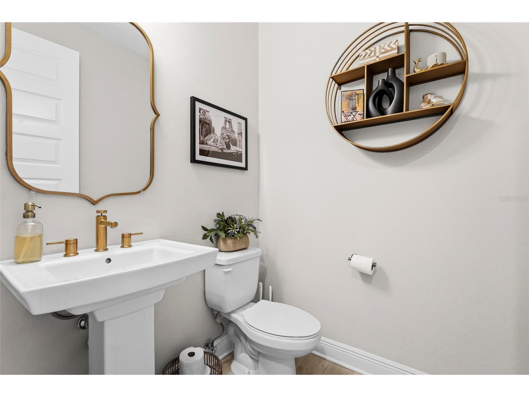 4762 Antrim Drive Sarasota FL 34240 A4687558 image30