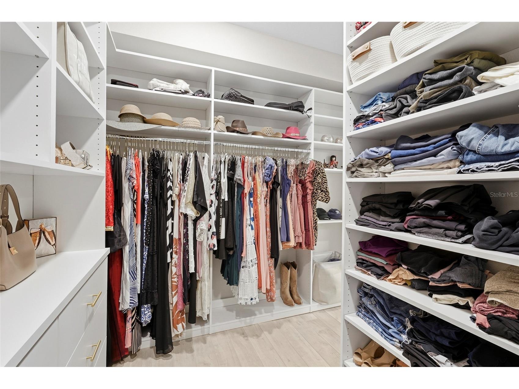 4762 Antrim Drive Sarasota FL 34240 A4687558 image37